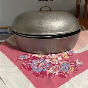Vintage Club Aluminum hammered roaster 19"